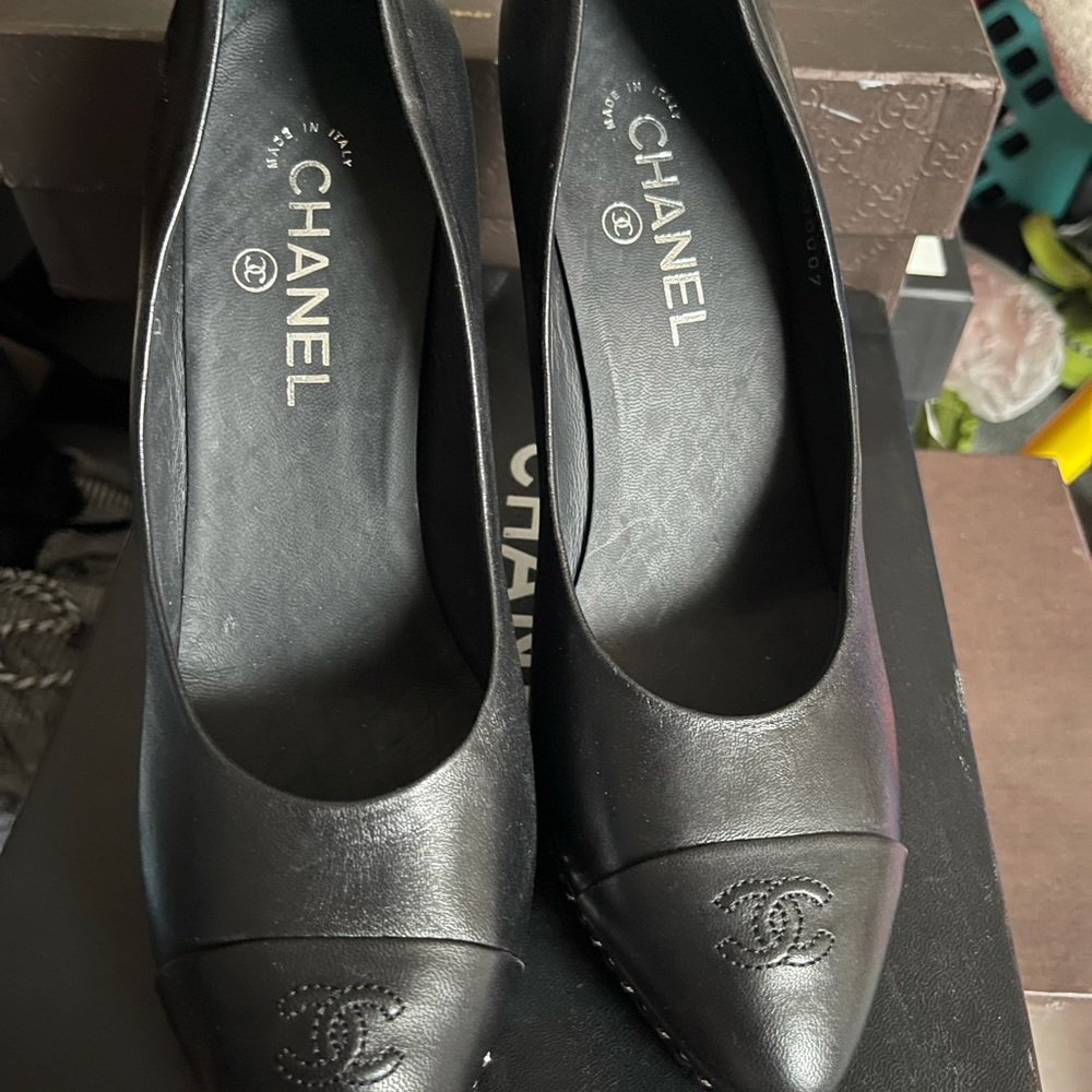 Chanel Pumps